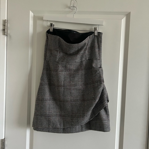 - HOUSE of Harlow Houndstooth Wool Blend Strapless Ruched Academia Sheath … - Picture 6 of 9